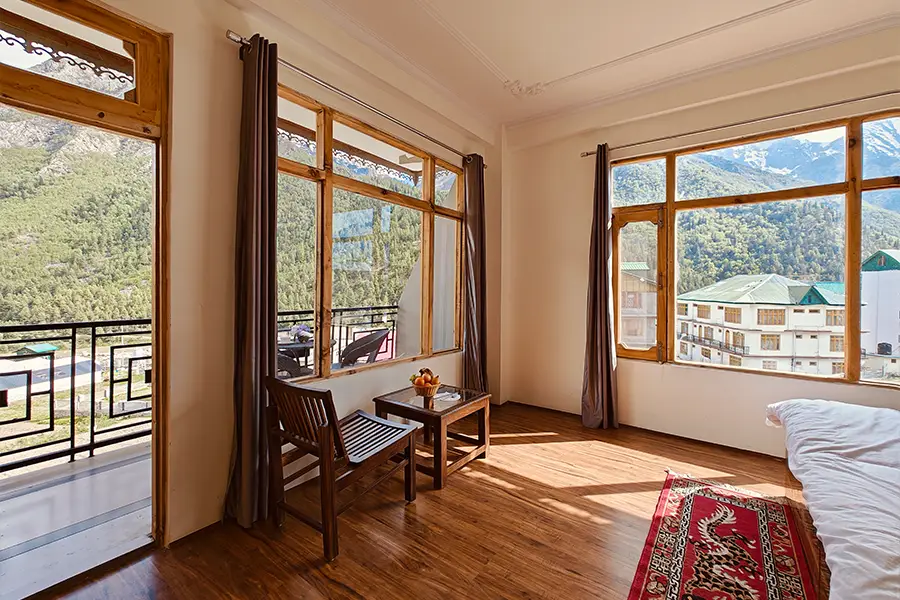 balcony-and-seating-area-from-executive-room-with-river-view